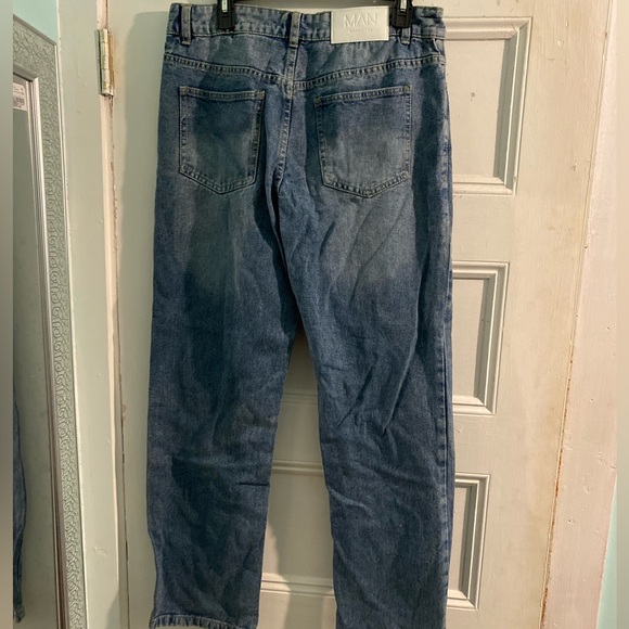 Boohoo Man Light Blue Relaxed Fit Jeans - Picture 2 of 5